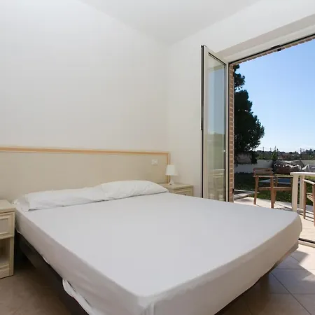 M10 - Marcelli, Nuovissimo Bilocale Con Giardino Apartmán