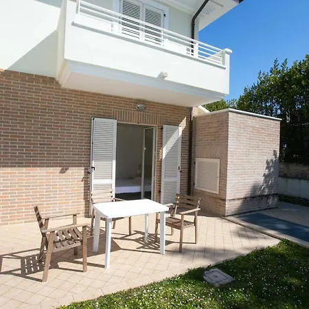 M10 - Marcelli, Nuovissimo Bilocale Con Giardino *